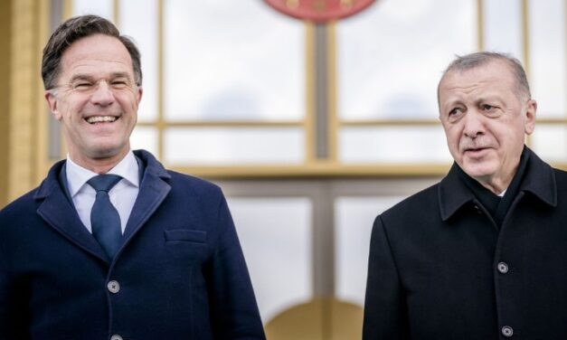 رئيس الوزراء مارك روتا يزور الرئيس أردوغان على أمل دعمه في منصب الناتو