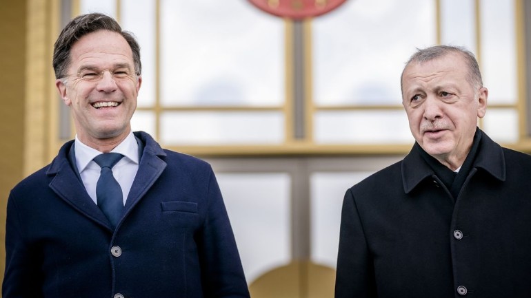 رئيس الوزراء مارك روتا يزور الرئيس أردوغان على أمل دعمه في منصب الناتو