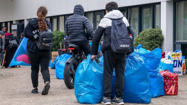 يتعين على اللاجئين مغادرة ملجأ الطواريء في لايدن لمدة خمسة أسابيع بسبب حفلة طلابية
