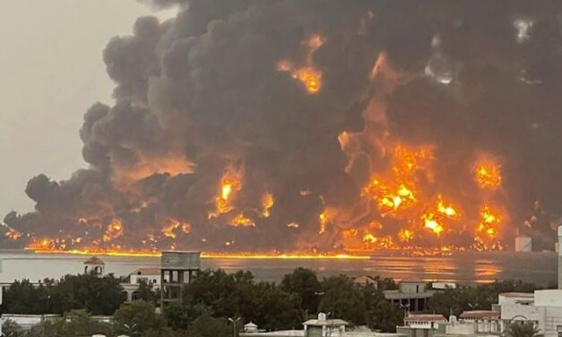 الكيان الإسرائيلي يقصف ميناء مدينة الحديدة اليمنية انتقاماً لمقتل إسرائيلي في تل أبيب