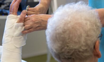 ستبقى أقساط التأمين الصحي لشركات التأمين الكبرى ثابتة تقريبًا في العام المقبل