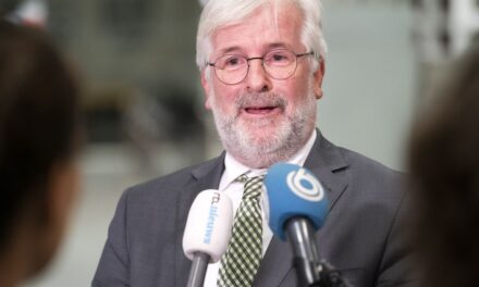 رئيس بلدية هولندية يستقيل من منصبه بسبب مركز اللجوء: “فقد الثقة في المجلس”