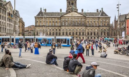 ينتهي الأمر بعدد متزايد من الشباب إلى الحصول على المساعدة الإجتماعية: كيف يمكن ذلك؟