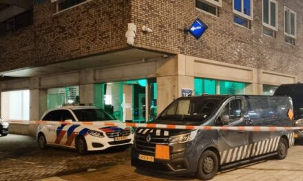 العثور على مئات الكيلوغرامات من الألعاب النارية غير المشروعة تحت مركز الشرطة