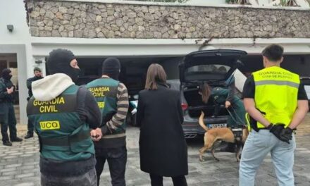 اعتقال هولندي في إسبانيا بتهمة الاتجار بالمخدرات واعتقال أبنائه في هولندا