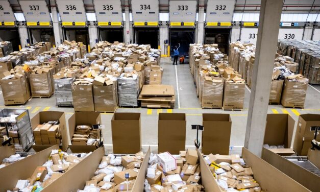 ستصبح أسعار الطرود القادمة من الصين أعلى ​​اعتبارًا من يناير بسبب الرسوم الإضافية الجديدة
