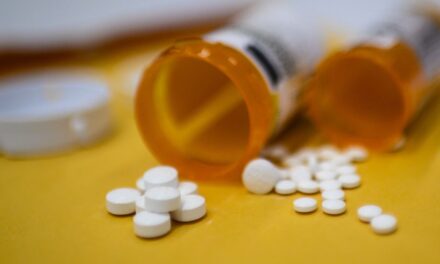 عواقب بيع الأدوية المقلدة عبر الإنترنت أكثر خطورة مما كان متوقعاً: 13 حالة وفاة على الأقل