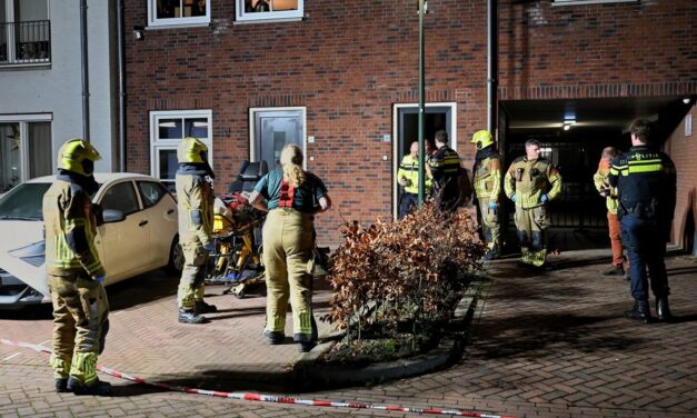 الشرطة تتوجه لمنزل سائق تسبب في حادث كبير على الطريق السريع فتجد طفلين مصابين بجروح طعن