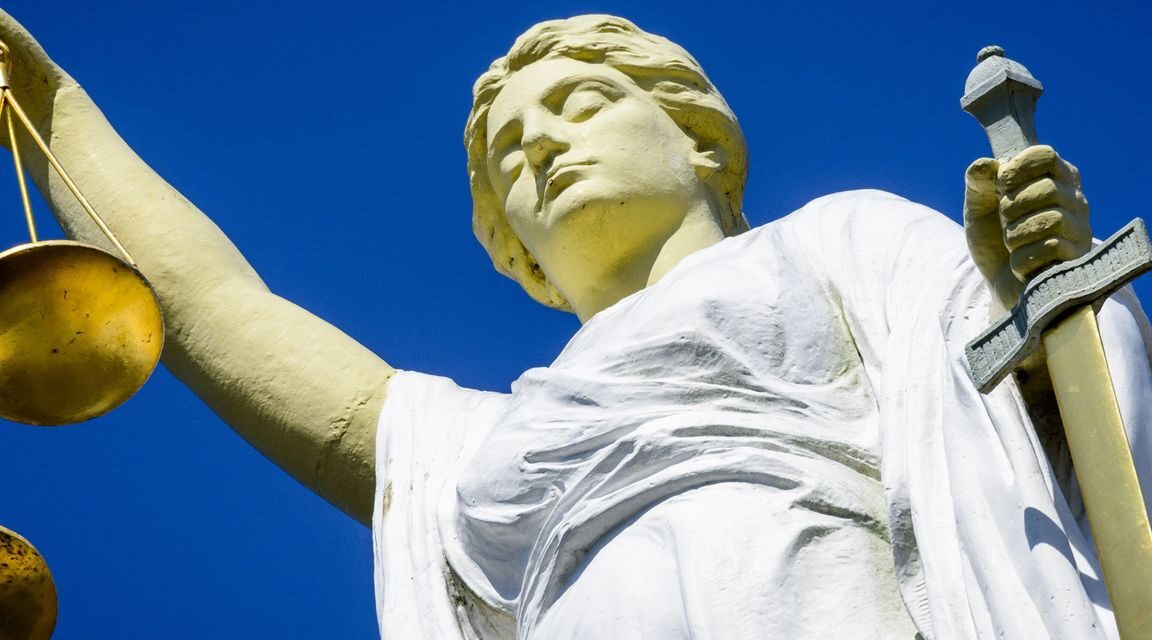 الحكم على رجل من خرونينغن بالسجن عشر سنوات بتهمة اغتصاب فتاتين والتحرش بفتيات قاصرات