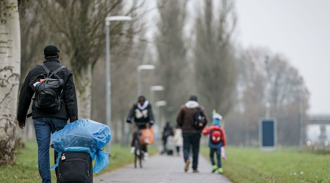 وافقت دائرة الهجرة والتجنيس على عدد أقل بكثير من طلبات اللجوء هذا العام مقارنة بالعام الماضي