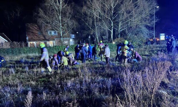 إصابة 9 أشخاص بجروح بعد أن اقتحمت سيارة حشداً من الناس في نونسبيت في خيلديرلاند