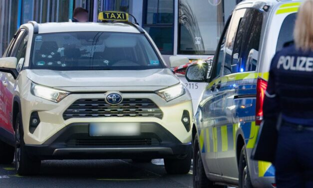 إطلاق النار على رجل هولندي داخل سيارة أجرة في وسط مدينة دوسلدورف