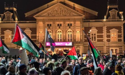 اشتباكات خلال مظاهرة احتجاجاً على أداء مغني إسرائيلي في قاعة حفلات موسيقية في أمستردام