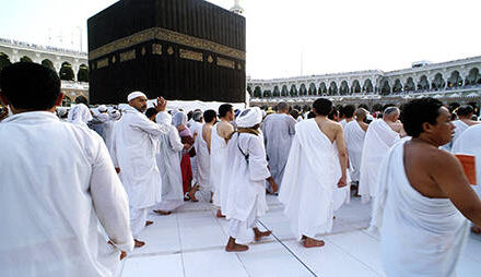 المحكمة توافق على فصل موظف سافر بدون إذن إلى سوريا ومنها إلى السعودية لأداء فريضة الحج