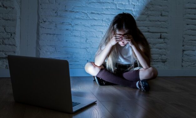 جرائم جنسية ضخمة تحصل عبر الإنترنت: الكثير من الآباء لا يدركون أن أطفالهم ضحايا