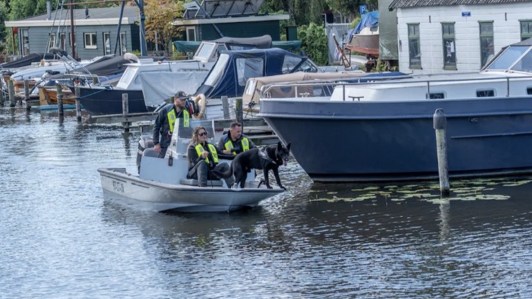 العثور على جثة شخص في المياه بقناة بفلاردينغن حيث عثر سابقاً على قدم مبتورة داخل حذاء
