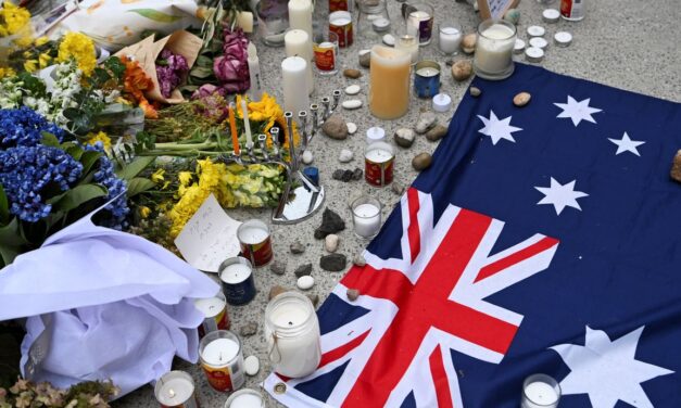 إلغاء مهرجان أسترالي بعد سحب دعوة لكاتبة فلسطينية أعقبه انسحاب 180 كاتب من الحدث تضامنوا معها