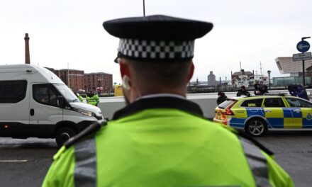 رجل يبلغ من العمر 80 عاماً قام بتأسيس إمبراطورية مخدرات بعد ربح الجائزة الكبرى باليانصيب