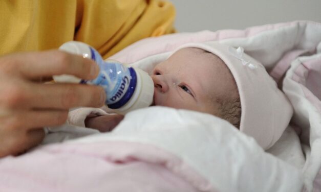 مرور أكثر من عشرة أيام بين اكتشاف مواد سامة في حليب الأطفال من نستله وبين سحبها من الأسواق