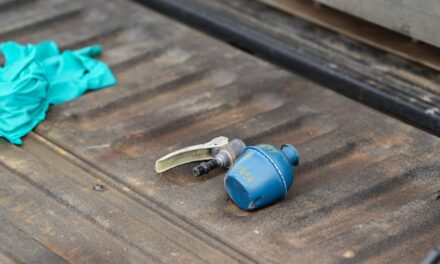 إخلاء مبنى في دويفن بخيلديرلاند بعد العثور على قنبلة يدوية في دار للمزادات