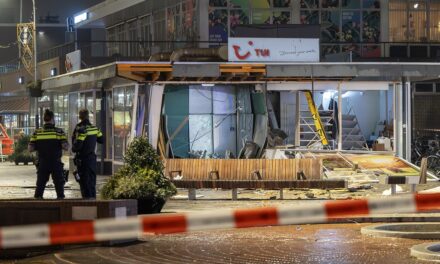 تفجير جهاز صراف آلي يتسبب في أضرار جسيمة لوكالة سفر في أمستردام