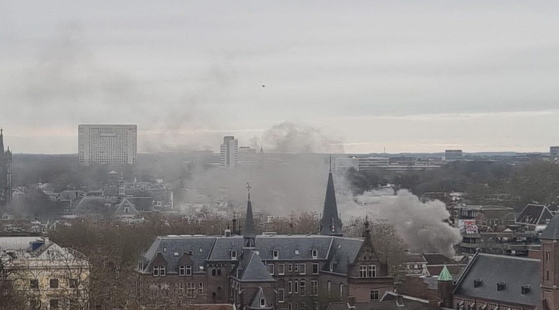 حريق هائل بعد وقوع انفجارين في وسط مدينة أوتريخت