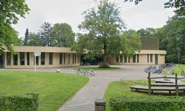 شوهد الذئب مرة أخرى قرب مدرسة إبتدائية في درينتي: يجب على الأطفال البقاء في منازلهم