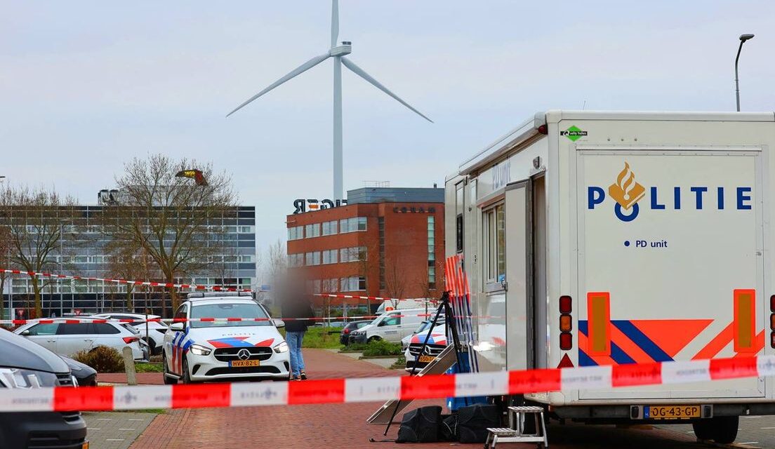 سيبقى الزوج المشتبه به في قتل زوجته البالغة من العمر 33 عاماً رهن الاحتجاز لفترة أطول