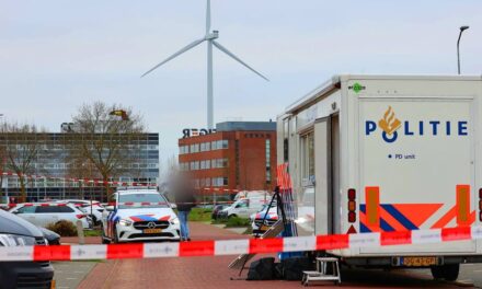 سيبقى الزوج المشتبه به في قتل زوجته البالغة من العمر 33 عاماً رهن الاحتجاز لفترة أطول