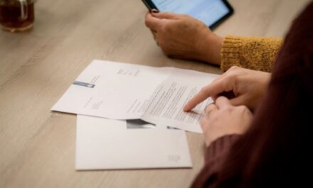 تتكبد العائلات خسائر مالية كبيرة عندما يبلغ طفلها سن الثامنة عشرة من العمر