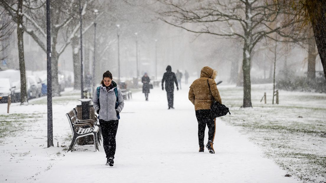 بدءاً من صباح غداً: إصدار تحذير من الطقس بسبب احتمال تساقط الثلوج والطرقات الزلقة