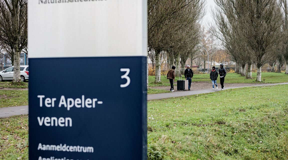 رفض أكثر من نصف طلبات اللجوء في هولندا وانخفاض حاد في أعداد السوريين