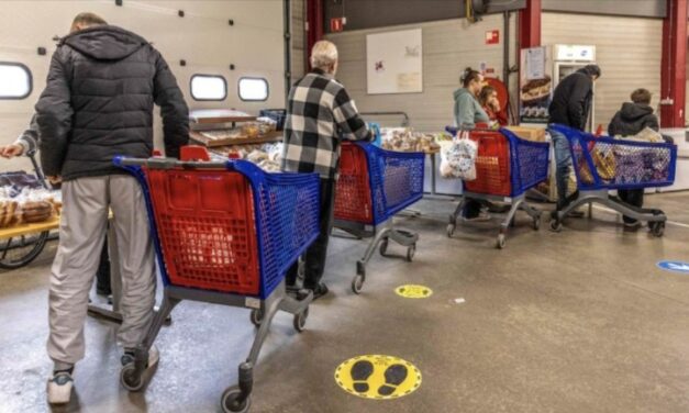 الفقر يتفاقم: حتى العاملين لحسابهم الخاص و مالكي المنازل والسيارات يلجئون إلى بنوك الطعام