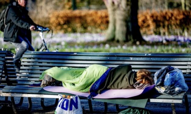 لم تعد مدينة أوتريخت ترغب في تغريم الأشخاص الذين ينامون في العراء