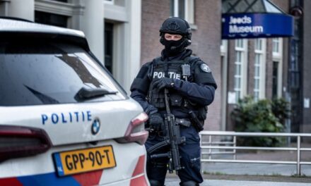 اعتقال مراهقين من أمستردام للاشتباه في قيامهم بتحضير عبوة ناسفة ذات نوايا إرهابية