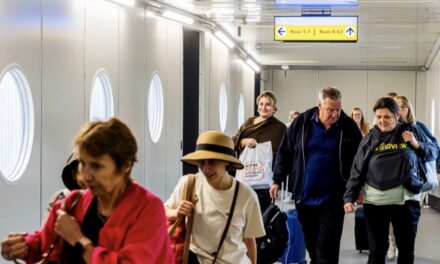 يتجه السياح الباحثون عن الشمس إلى الوجهات الغربية عوضاً عن الشرق الأوسط بسبب الحرب