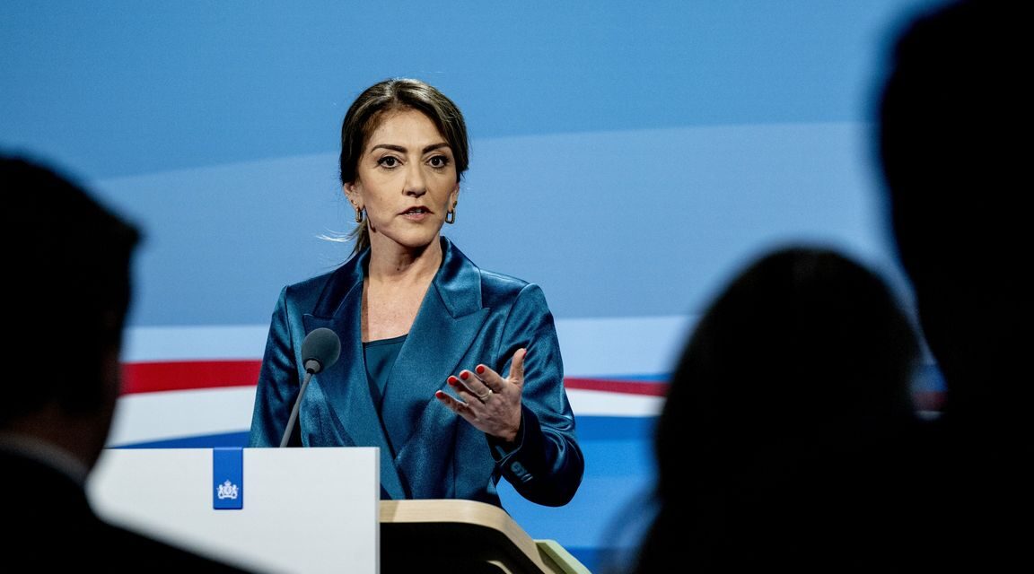 وزيرة الدفاع يسيلغوز: خطط لمهمة عسكرية هولندية في مضيق هرمز