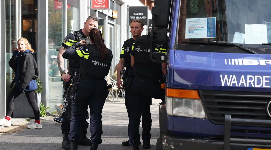 سطو مسلح على شاحنة نقل الأموال في روتردام والشرطة تبحث عن المشتبه به