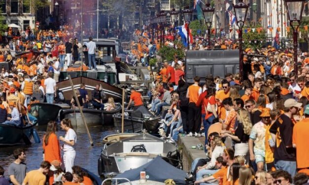 تكافح أمستردام للتخلص من الصورة السائدة بأن كل شيء مباح في يوم الملك