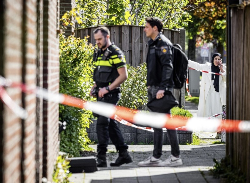 طعن الطفلة نور حتى الموت بمنزلها في فينلو وحسب الجيران تم إلقاء القبض على والدتها ووالدها