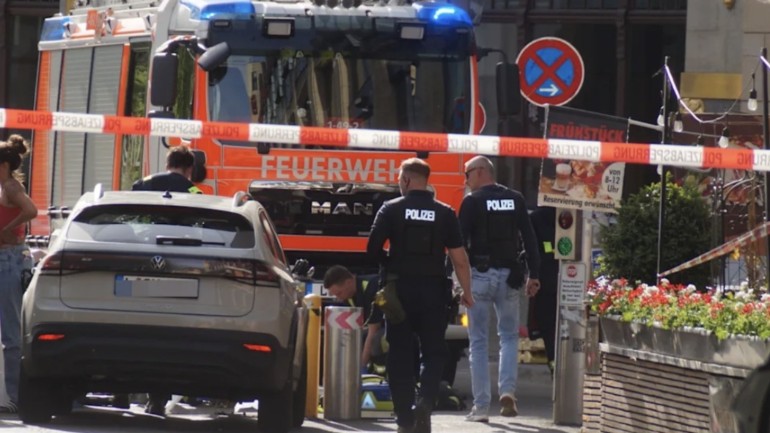 سيارة تقتحم مجموعة من الأشخاص في مدينة لايبزيغ الألمانية: مقتل شخصين على الأقل