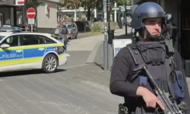 عملية احتجاز رهائن في بنك ألماني ويفترض أن عدة أشخاص محتجزون