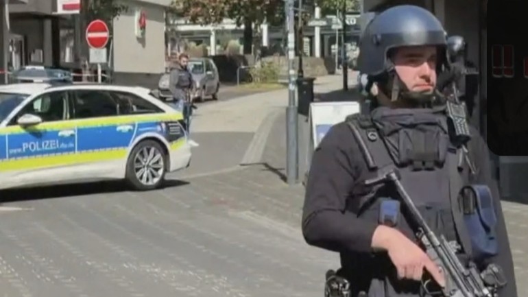 عملية احتجاز رهائن في بنك ألماني ويفترض أن عدة أشخاص محتجزون