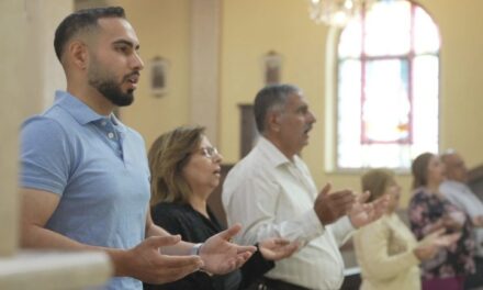 الفلسطينيون المسيحيون في الضفة الغربية ليسوا في مأمن من المستوطنين أيضاً: “إنهم يسرقون الأرض”