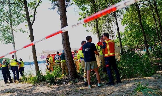 وفاة رجل يبلغ من العمر 35 عاماً من تيلبورخ غرقاً في بحيرة ترفيهية: كان يسبح مع زوجته وطفله