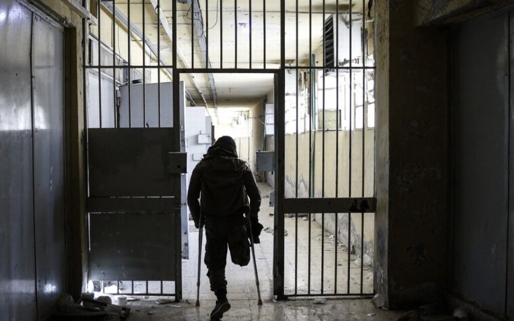 محكمة هولندية تصدر حكماً بالسجن 26 عاماً بتهم التعذيب والاغتصاب على محقق سوري خلال حكم نظام الأسد