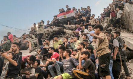 في غزة يشاهد السكان مباريات كأس العالم معاً: “تذكّر الناس بأن الفرح لا يزال ممكناً”