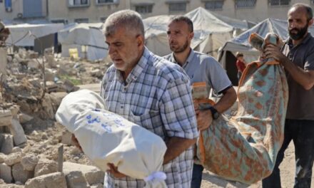 استشهاد عائلة كاملة لديهم أربعة أطفال في غزة في غارة جوية إسرائيلية