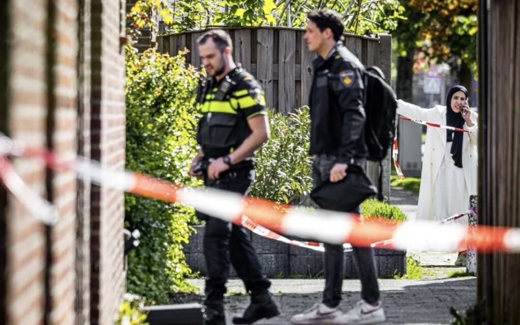 فوزية قامت بتقييد طفلتها على السرير قبل طعنها حتى الموت في فينلو
