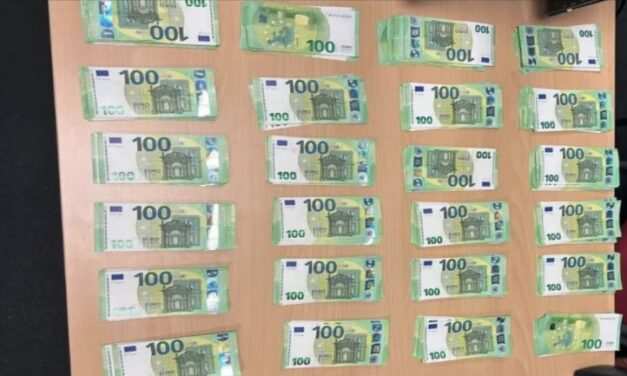 صادرت الشرطة العسكرية بشكل غير قانوني مبلغ 24 ألف يورو من رجل كان نائماَ في سيارته